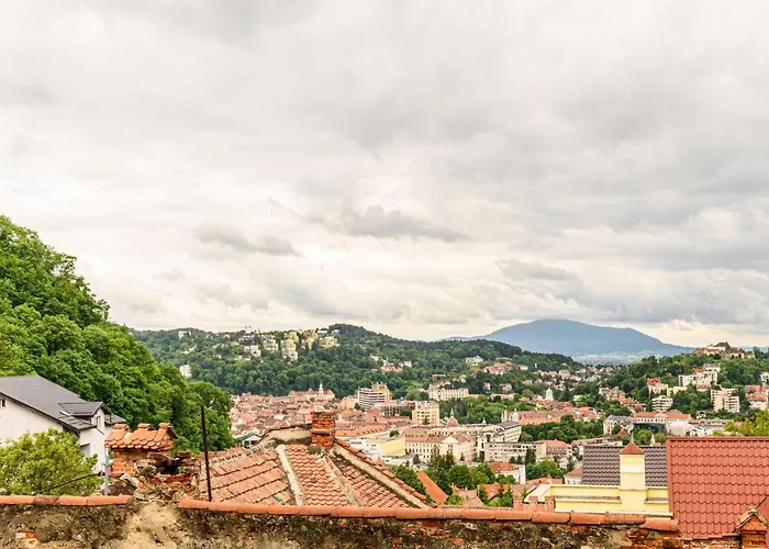 Pet friendly Panoramic Center Boutique Apartment Brasov