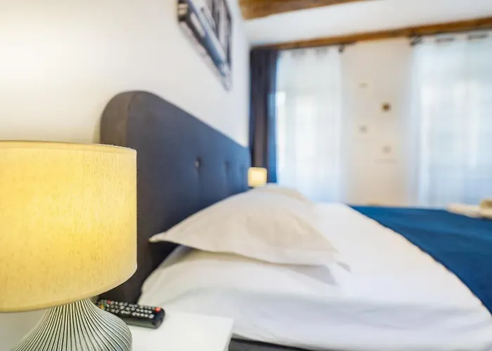Lamp House Apartment Brasov